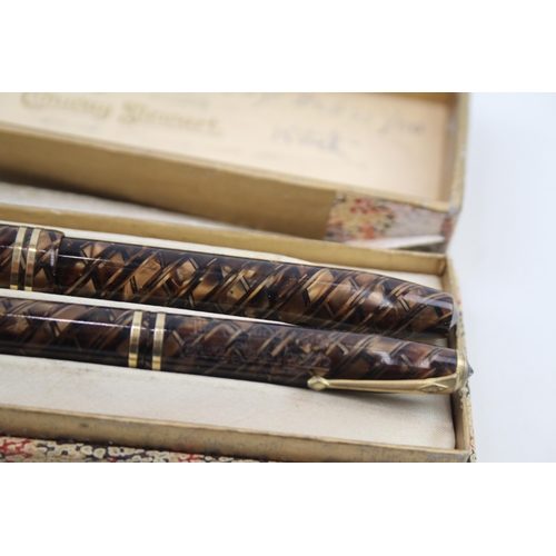 471 - Vintage CONWAY STEWART 24 Brown Cased Fountain Pen w/ 14ct Nib WRITING