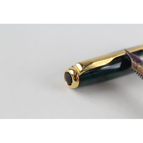 496 - PARKER Sonnet Green Lacquer Fountain Pen w/ 18ct Gold Nib WRITING