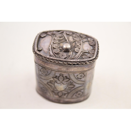 328 - Antique / Vintage .800 Continental Silver Opium Box w/ Filigree Detail (29g)