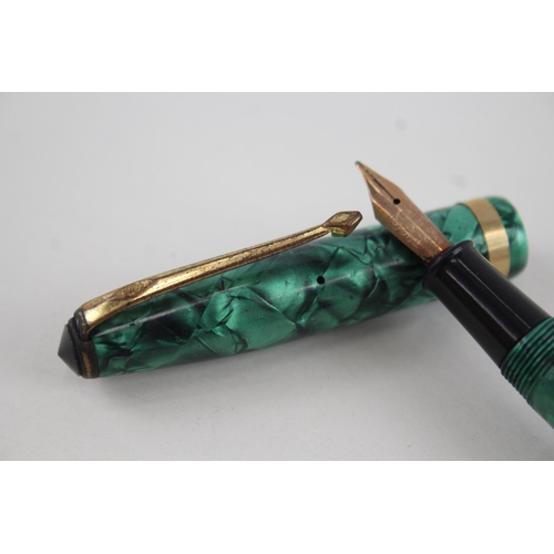 441 - Vintage Conway Stewart 85L Green Fountain Pen w/ 14ct Gold Nib Writing