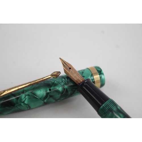 441 - Vintage Conway Stewart 85L Green Fountain Pen w/ 14ct Gold Nib Writing