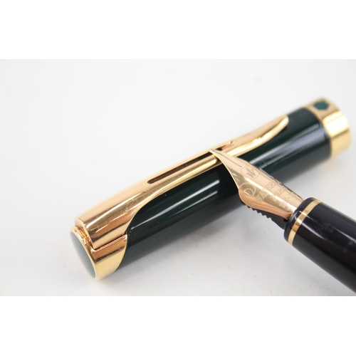 444 - Vintage Waterman L'Eaton Green Lacquer Fountain Pen w/ 18ct Gold Nib Writing Box