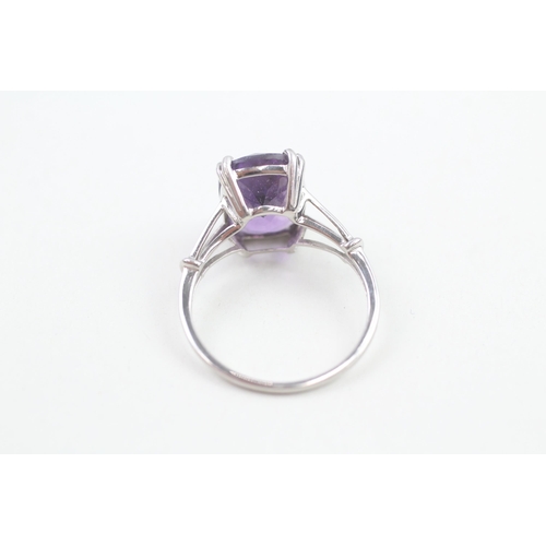 132 - 9ct white gold amethyst set cocktail ring (3.7g) Size U 1/2