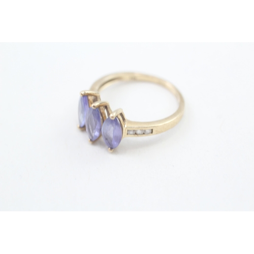 15 - 9ct gold tanzanite and white gemstone trilogy dress ring Size M  2.2g