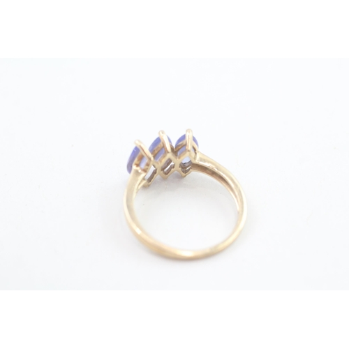 15 - 9ct gold tanzanite and white gemstone trilogy dress ring Size M  2.2g