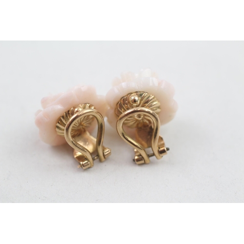 184 - 18ct gold vintage hand carved angel skin coral rose lever back earrings (7.6g)