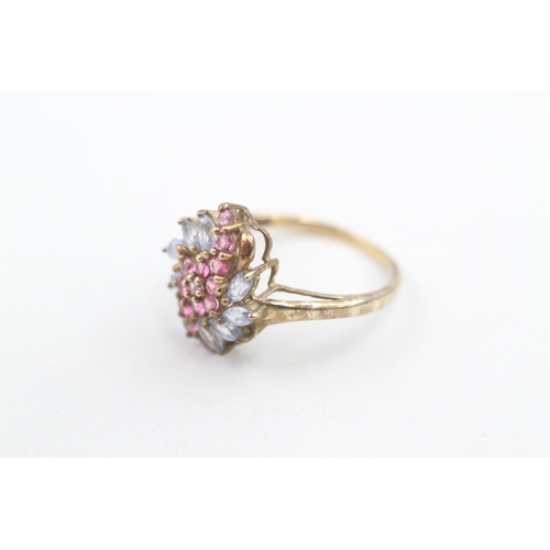 217 - 9ct gold pink tourmaline and blue sapphire set cluster ring (2.4g) Size P