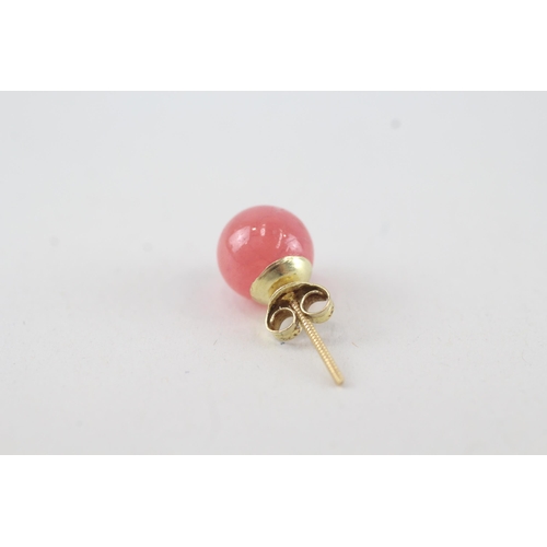 22 - 9ct gold pink hardstone stud earrings   2.6g
