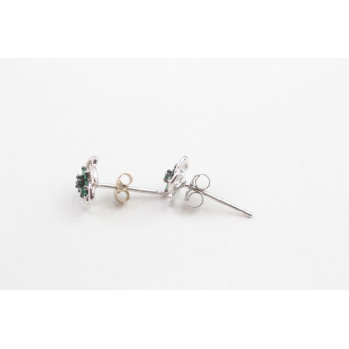 240 - 9ct white gold green gemstone cluster floral stud earrings (0.9g)