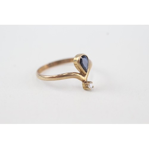 30 - 9ct gold diamond & sapphire chevron ring Size O  1.2g