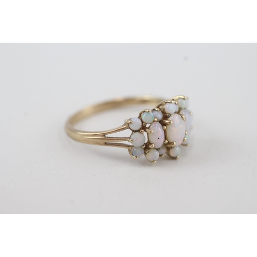 40 - 9ct gold opal cluster ring with split shank Size T  2.4g