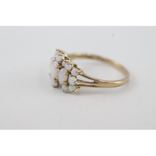40 - 9ct gold opal cluster ring with split shank Size T  2.4g