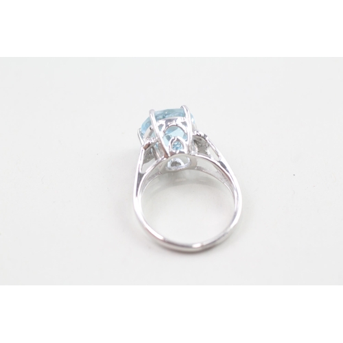 59 - 10ct gold diamond and topaz cocktail ring Size M  4.3g