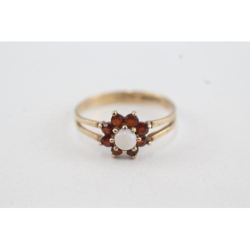 75 - 9ct gold opal & garnet floral cluster ring (1.8g) Size Q