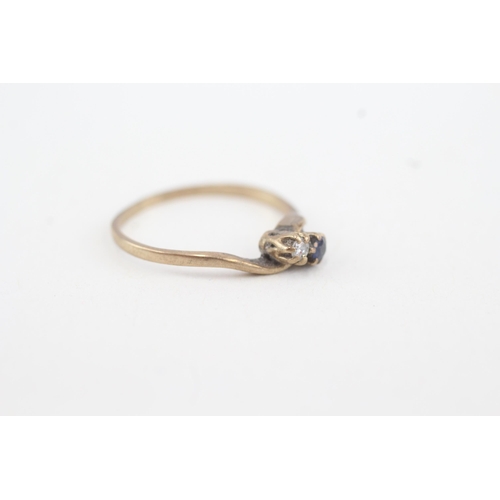 80 - 9ct gold diamond & sapphire toi et moi ring (0.9g)  Size J 1/2