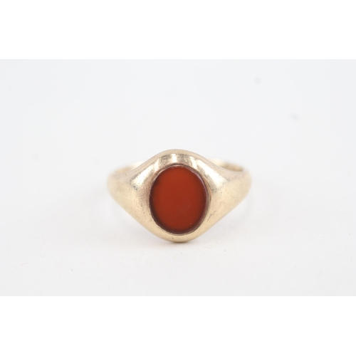 85 - 9ct gold oval carnelian signet ring (3.4g) Size N