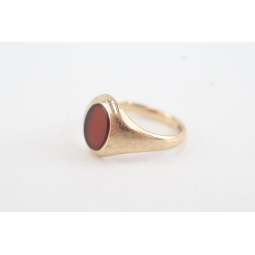 85 - 9ct gold oval carnelian signet ring (3.4g) Size N