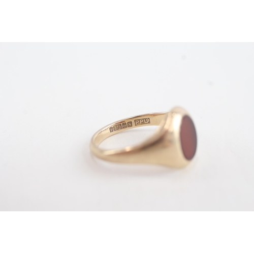 85 - 9ct gold oval carnelian signet ring (3.4g) Size N