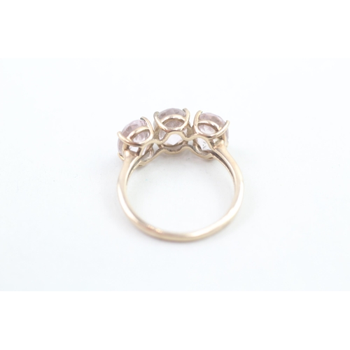 88 - 9ct gold kunzite three stone ring (3g) Size O