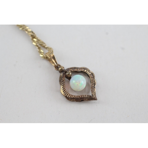 149 - 9ct gold opal bead openwork pendant necklace (2.6g)
