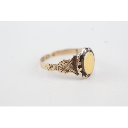 164 - 9ct gold antique black enamel mourning ring (2g) Size  Q