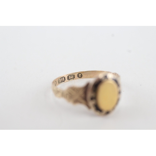164 - 9ct gold antique black enamel mourning ring (2g) Size  Q