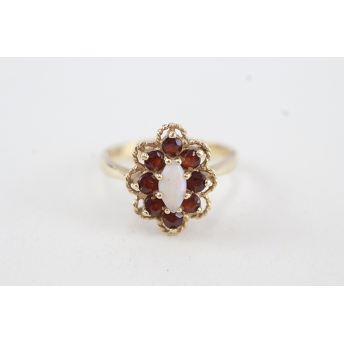178 - 9ct gold opal & garnet oval cluster ring (3.6g) Size  O 1/2
