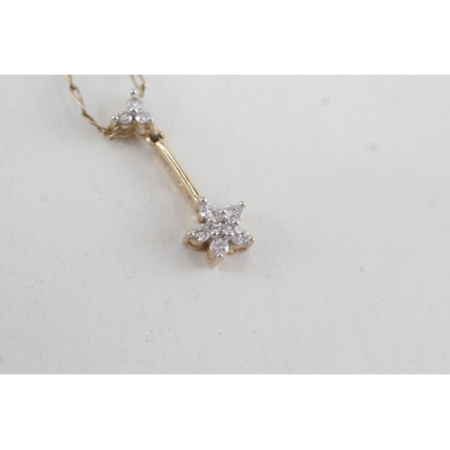 225 - 9ct gold diamond floral cluster pendant necklace (2.5g)