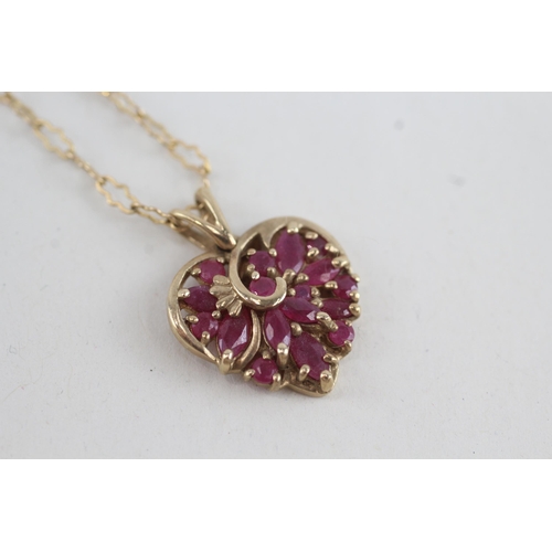 226 - 9ct gold ruby heart cluster pendant necklace (4.1g)