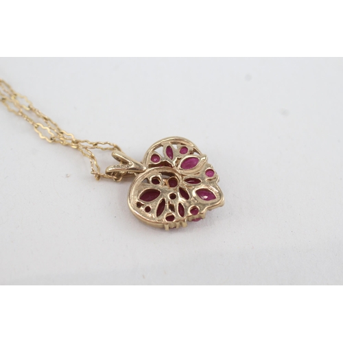 226 - 9ct gold ruby heart cluster pendant necklace (4.1g)