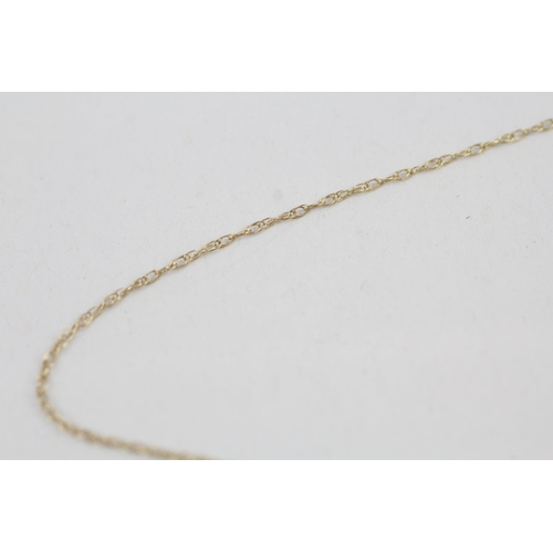 235 - 9ct gold pear cut garnet pendant necklace (1.7g)