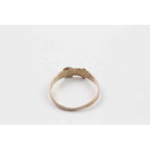 257 - 9ct gold buckle ring (0.8g) - AS SEEN - MISHAPEN  Size  I