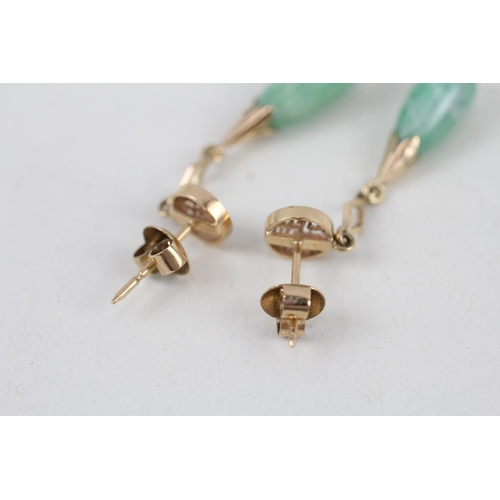 259 - 14ct gold green jade bombe drop earrings (3.9g)