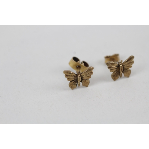 276 - 9ct gold butterfly stud earrings (1g)