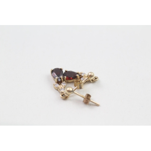 281 - 9ct gold garnet and white gemstone drop earrings (1.1g)