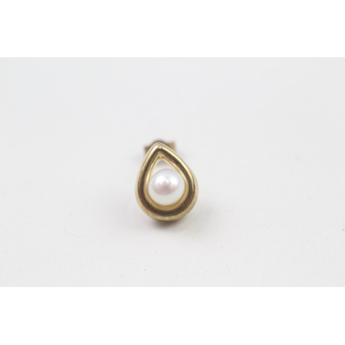 283 - 9ct gold cultured pearl set teardrop stud earrings (1.3g)