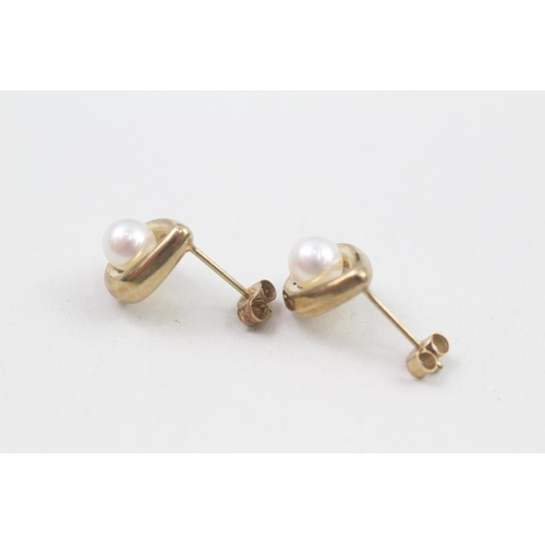 283 - 9ct gold cultured pearl set teardrop stud earrings (1.3g)