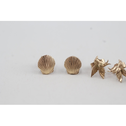 36 - 3x 9ct gold stud earrings, including sun & moon, birds & shells (1.5g)