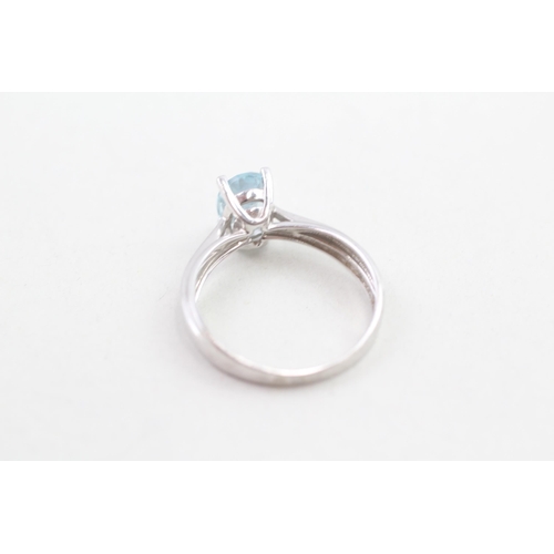 50 - 9ct white gold blue topaz set solitaire ring (2.1g) Size  N