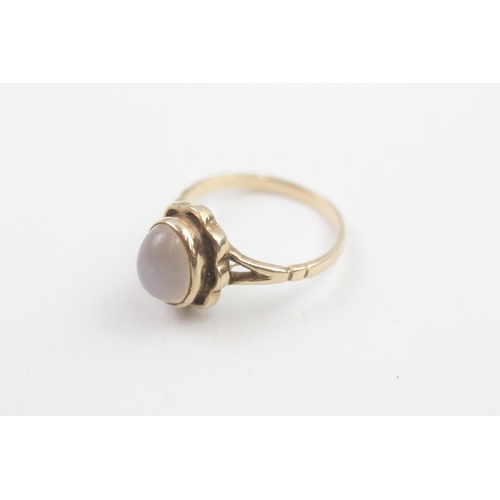 93 - 9ct gold vintage moonstone set dress ring (2.5g) Size  K