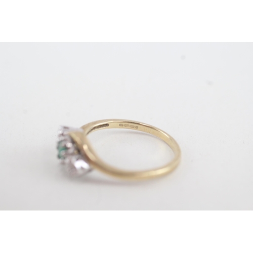 95 - 9ct gold diamond & emerald three stone ring (2g) Size  N