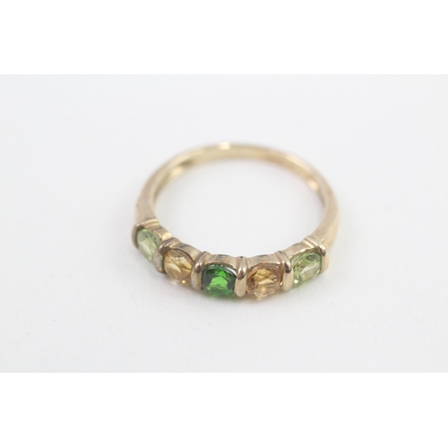 129 - 9ct gold peridot, citrine & diopside half eternity ring, bar set (2.1g) Size  P