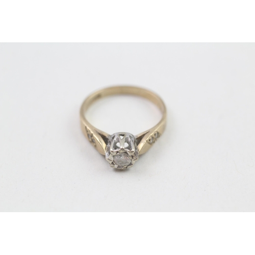 23 - 9ct gold vintage diamond accented, round brilliant diamond set solitaire ring (2.1g) Size  K