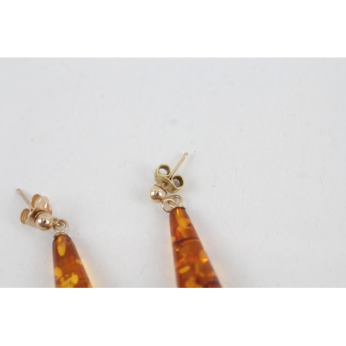 32 - 9ct gold baltic amber bombe drop earrings (1.9g)