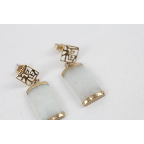 37 - 9ct gold jade panel drop earrings (3.2g)