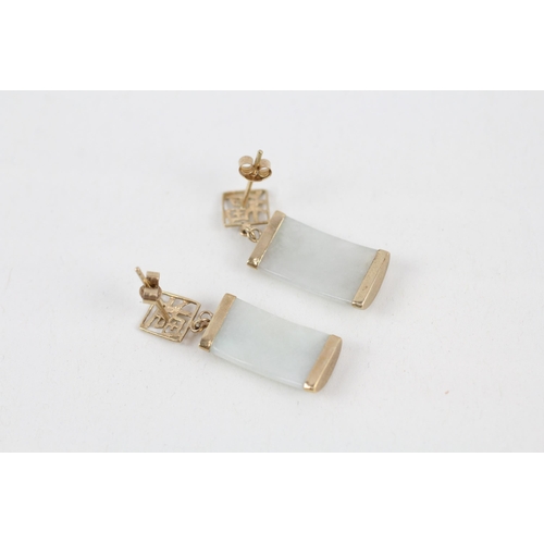 37 - 9ct gold jade panel drop earrings (3.2g)