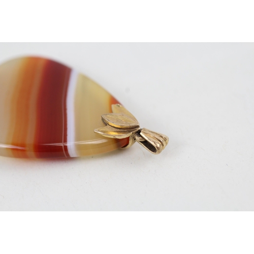 40 - 9ct gold vintage agate pendant (11.6g)