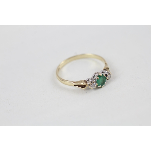 55 - 9ct gold vintage diamond and emerald set trilogy ring (1.3g) Size  N