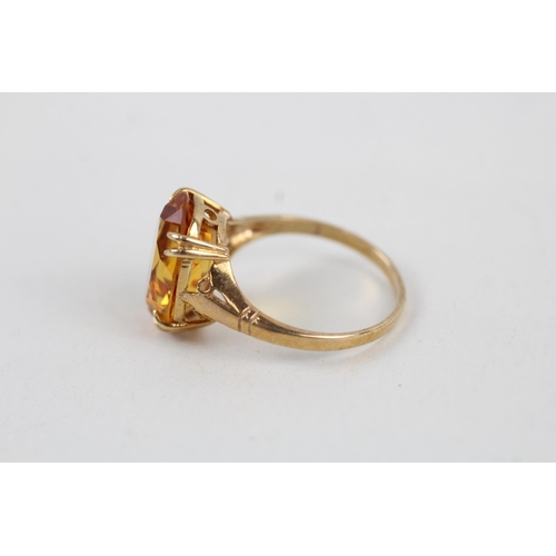 61 - 9ct gold vintage citrine set cocktail ring (2.4g) Size  M