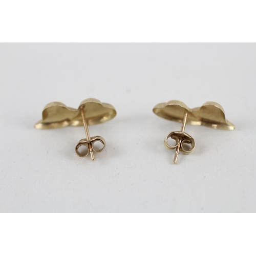 86 - 9ct gold duo heart shaped stud earrings (0.5g)